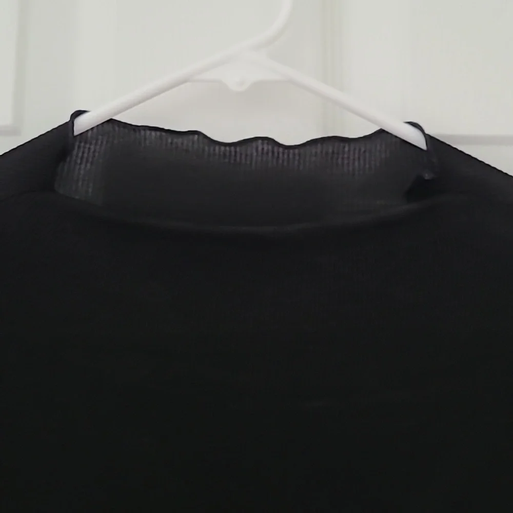 Black Ribbed Top - Picture 2 of 4